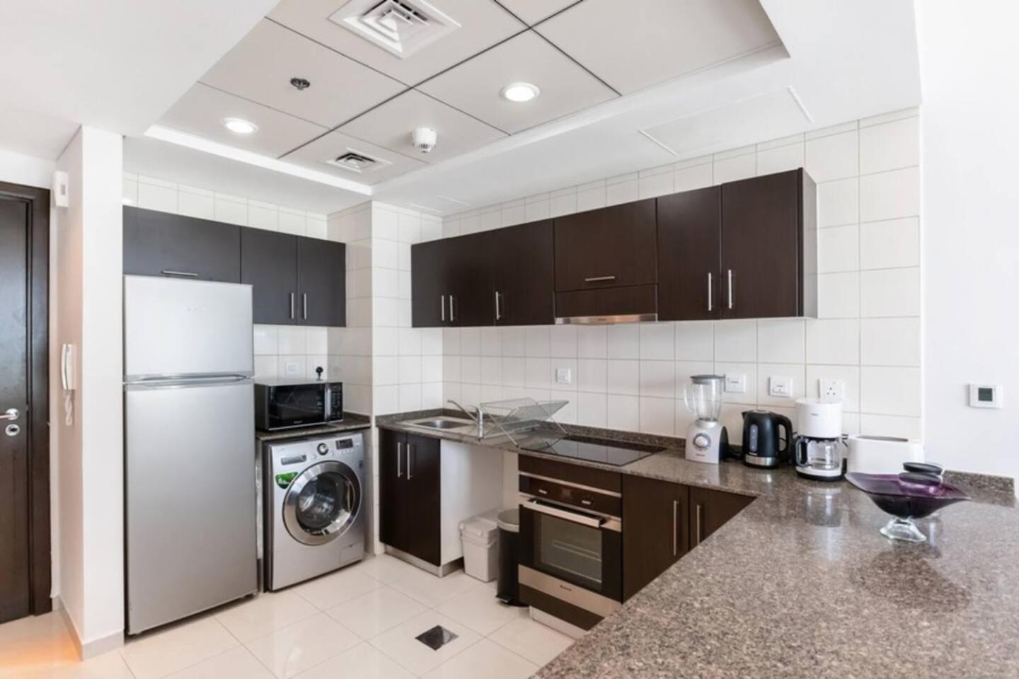 Luxurious 1 Bedroom Apartment In The Dubai Marina! Exterior photo