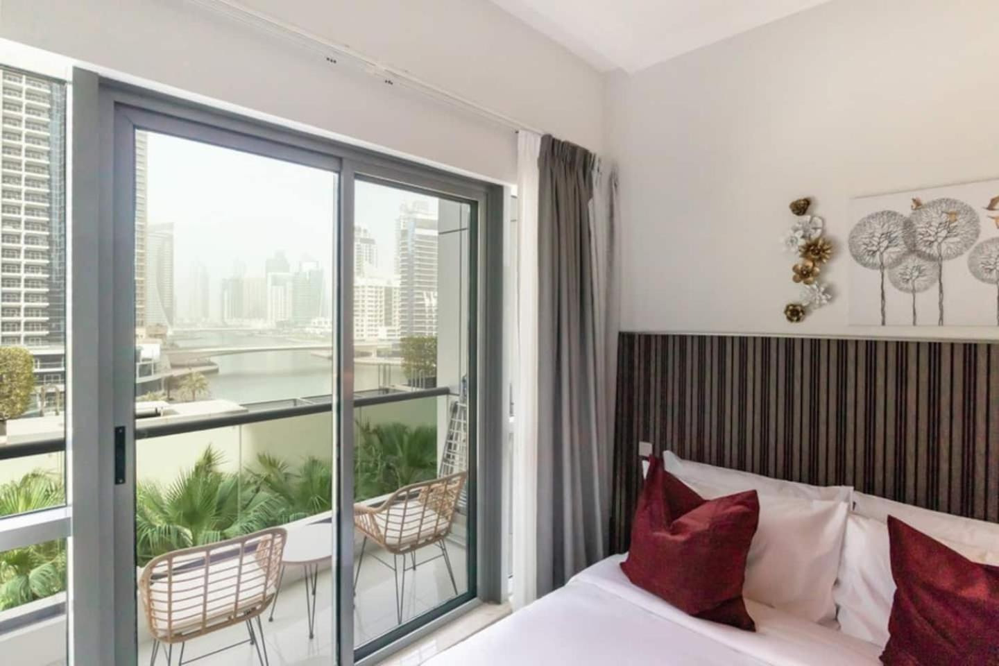 Luxurious 1 Bedroom Apartment In The Dubai Marina! Exterior photo